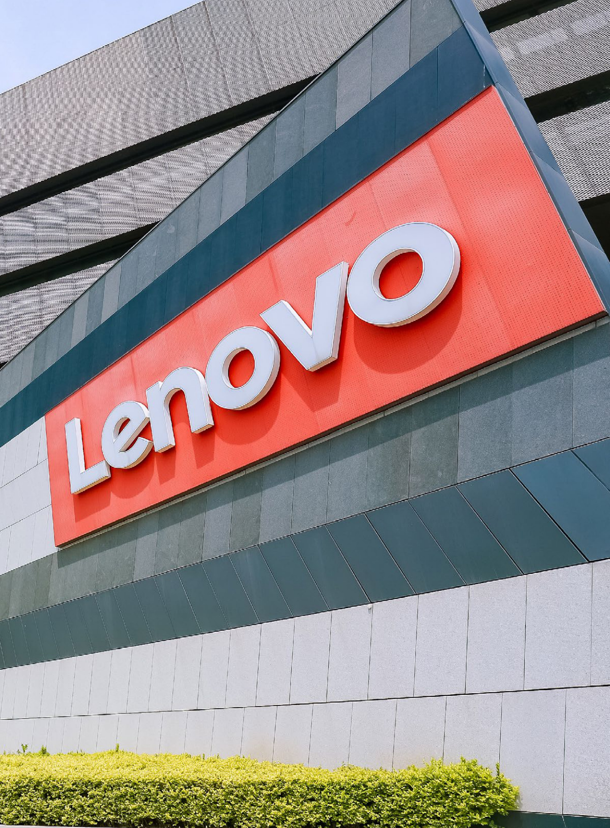 联想集团：2025智享银龄乐享生活-共创银发美好时代行动报告.pdf